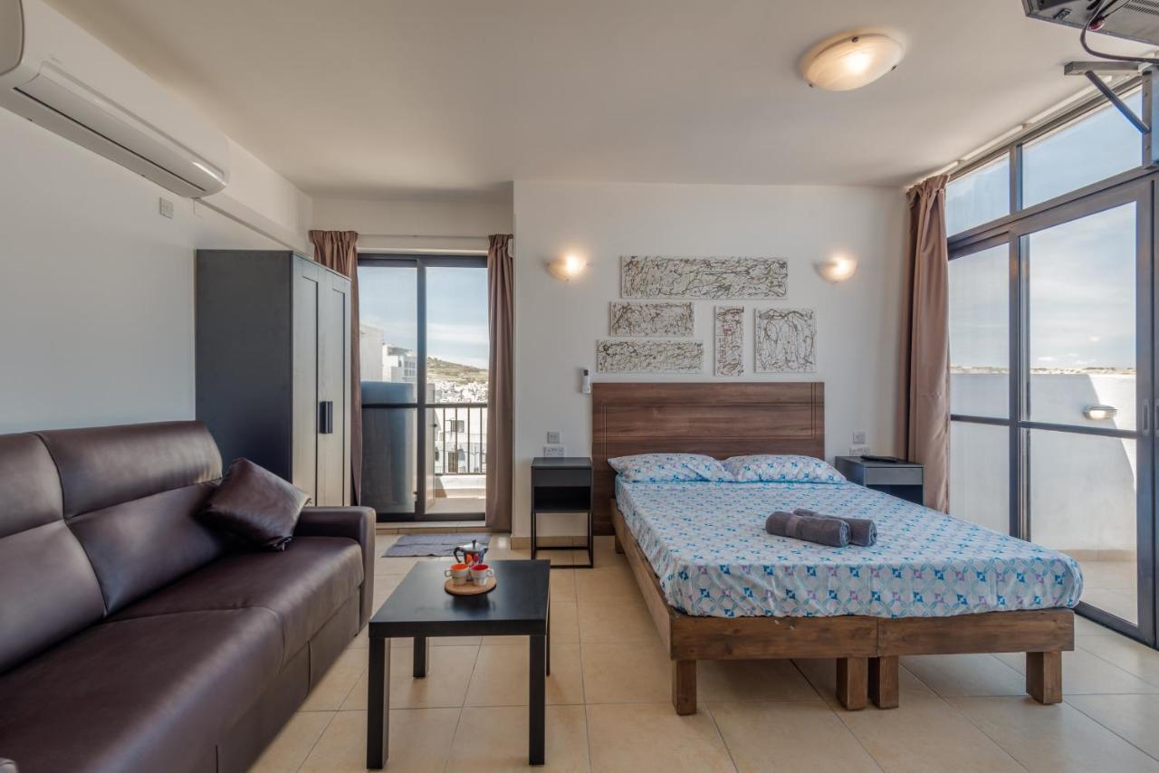 Penthouse With Seaview Terrace Apartment St. Paul's Bay Exterior photo