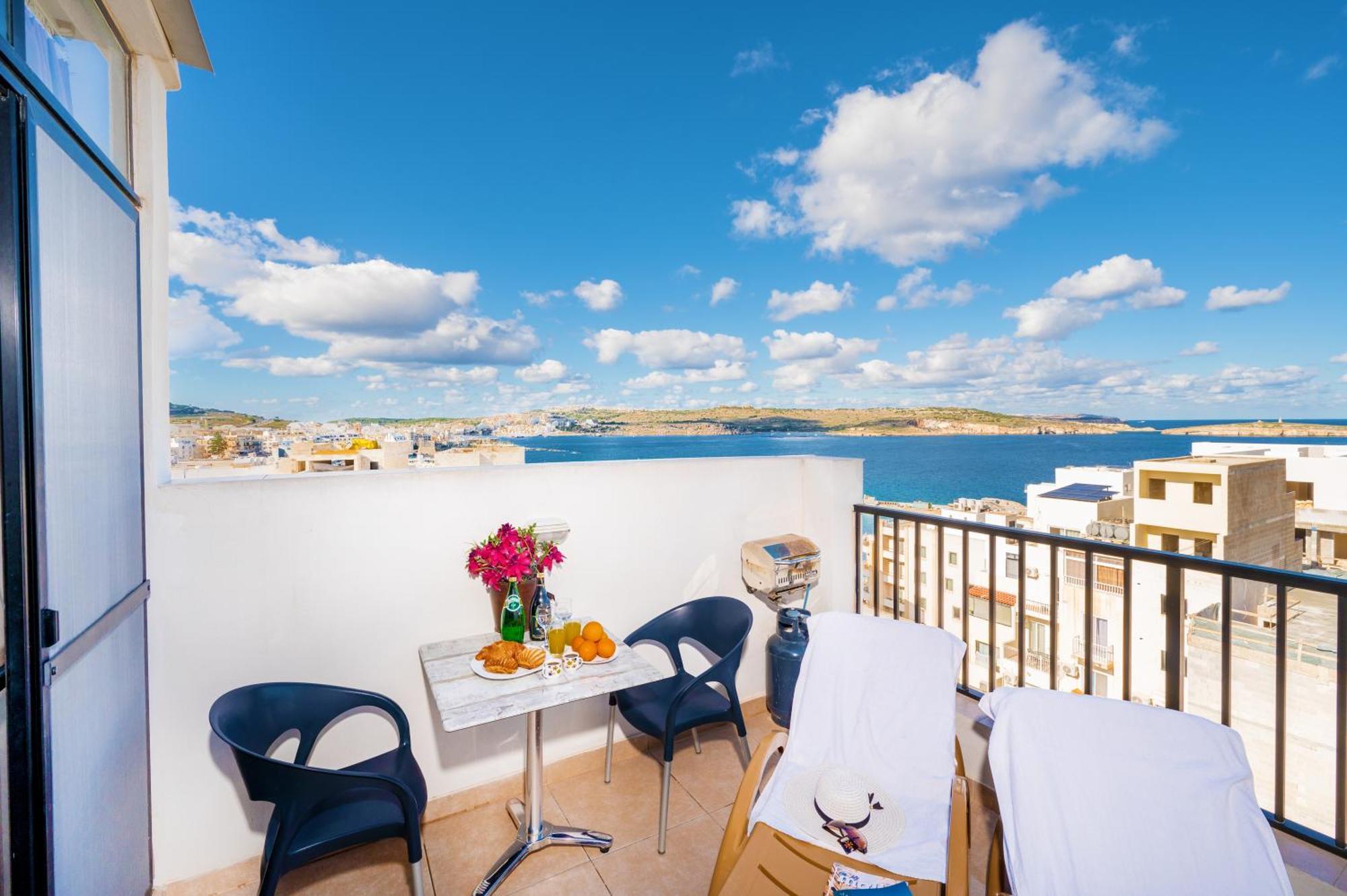 Penthouse With Seaview Terrace Apartment St. Paul's Bay Exterior photo